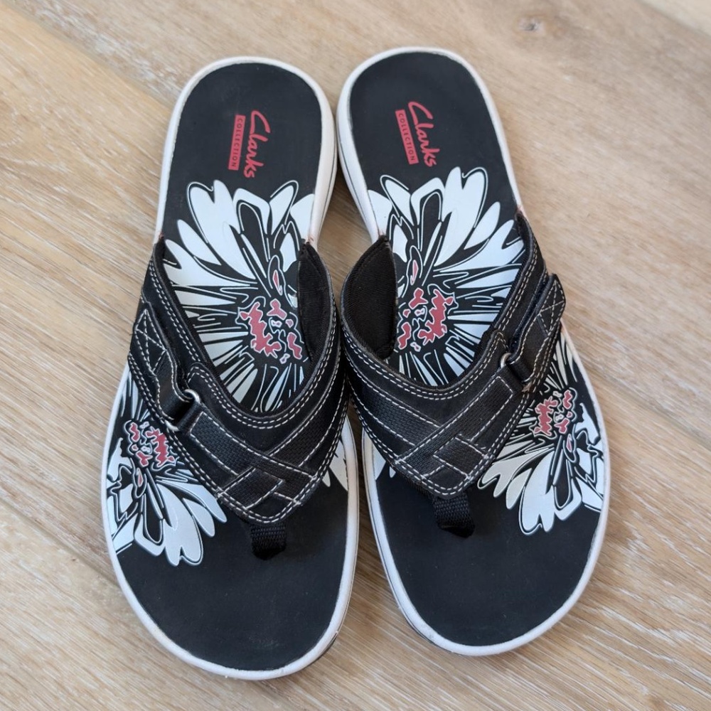 Clarks Flip Flops